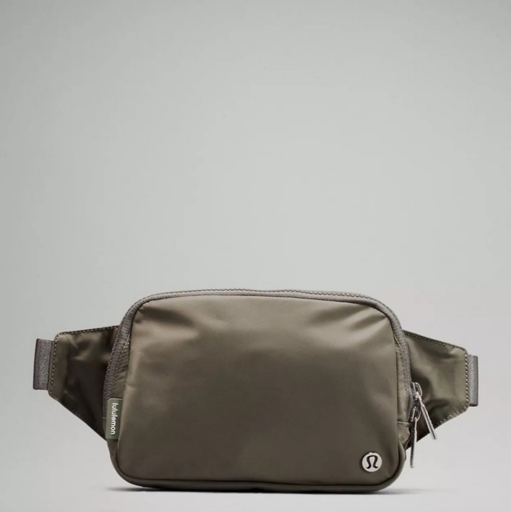 Lululemon Everywhere Belt Bag Large